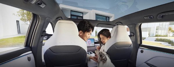 股市策略 极狐阿尔法T5：北汽蓝谷打造的“六边形全能纯电SUV”